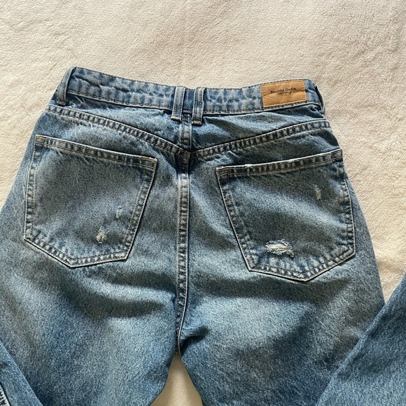 Bershka Ripped Mom Jeans - Picture 3 of 4